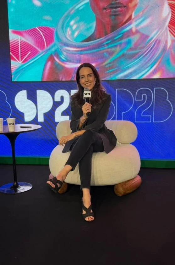 Pitty Sobral Sarian em palestra e conversa corporativa